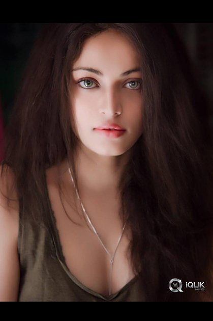 Sneha-Ullal